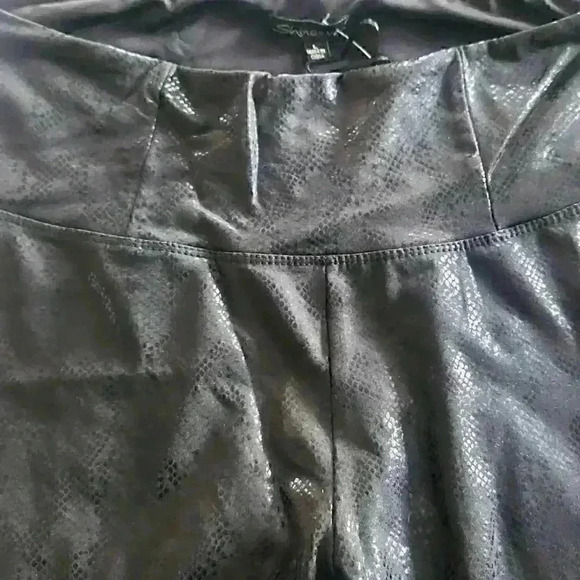 Shinestar Snake Print Leggings - Picture 2 of 7